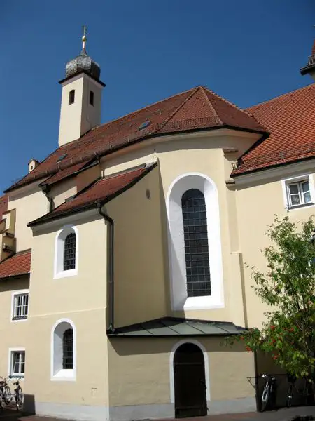 Fassade der Heiliggeist-Kirche in der Innenstadt.